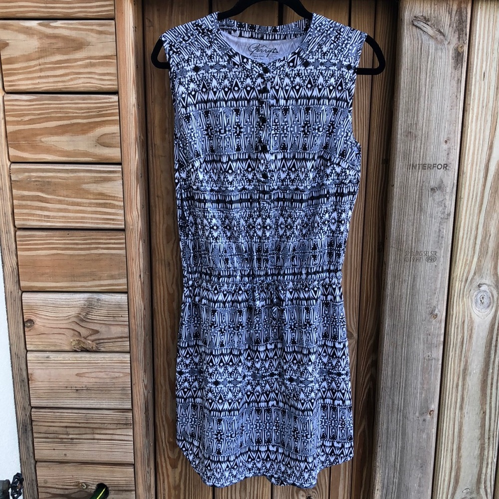 Gerry Weber BLACK (not blue as it looks!) and White Sleeveless Dress 
(Bin 11)